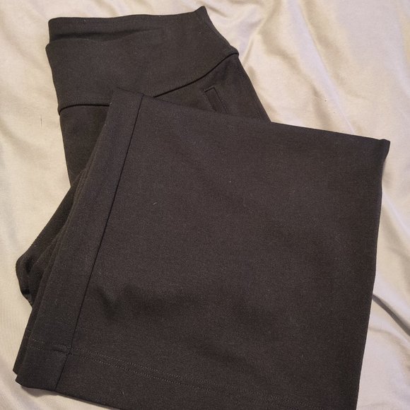 Joe Fresh Black Ponte-Knit Cropped Wide-Leg Pants - Picture 5 of 5